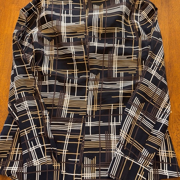 Trina Turk size 2 Black and White 💯 silk Plaid Blouse. - Picture 3 of 5